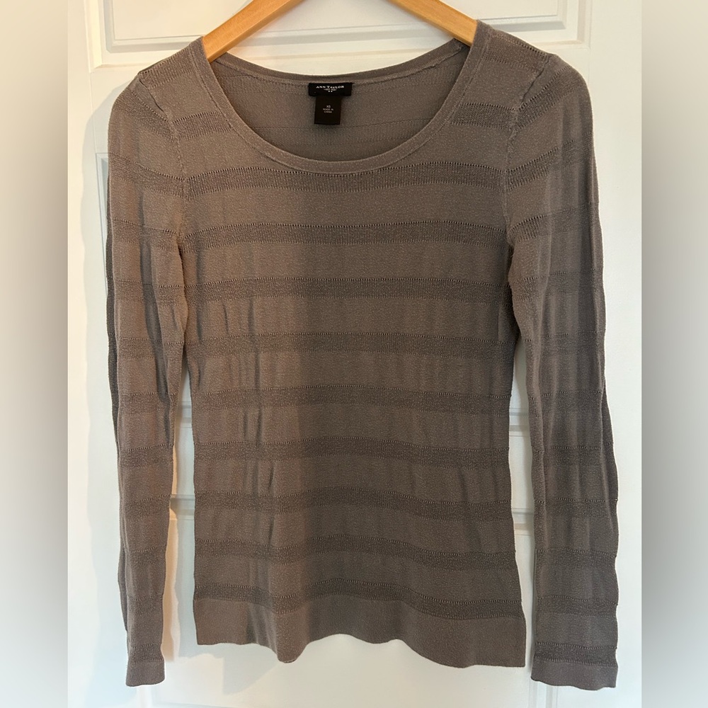 Ann Taylor Women’s Gray Thin Sweater